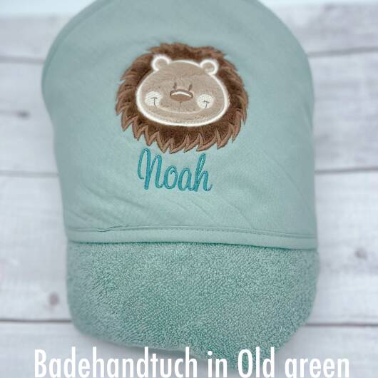 Kapuzenbadetuch Löwe mit Name in Old-green
