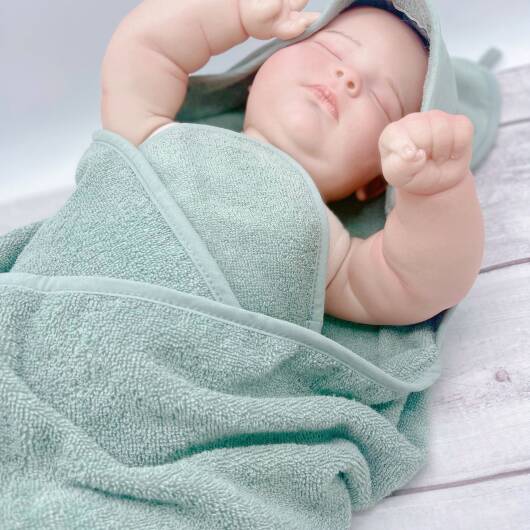Kapuzenbadetuch mit Baby