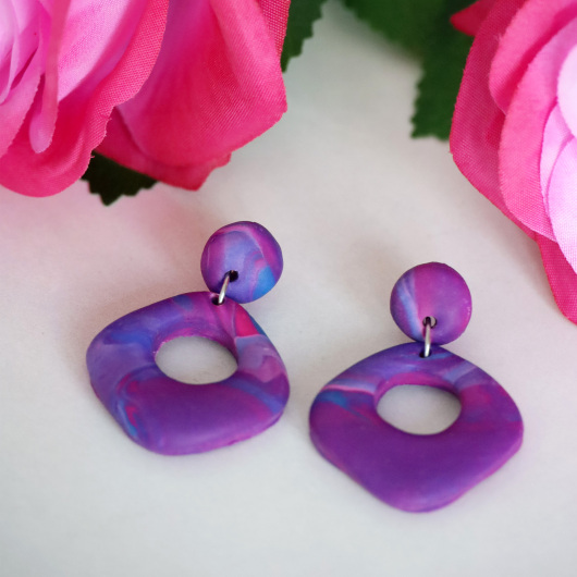 Ohrstecker Polymer Clay abgerundetes Viereck Donuts Violett gemustert