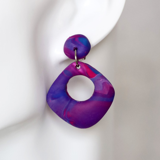 Ohrstecker Polymer Clay abgerundetes Viereck Donuts Violett gemustert
