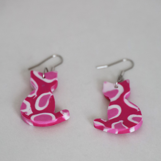 Ohrringe Polymer Clay gescheckte Katzen magenta pink weiß