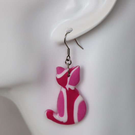 Ohrringe Polymer Clay gescheckte Katzen magenta pink weiß